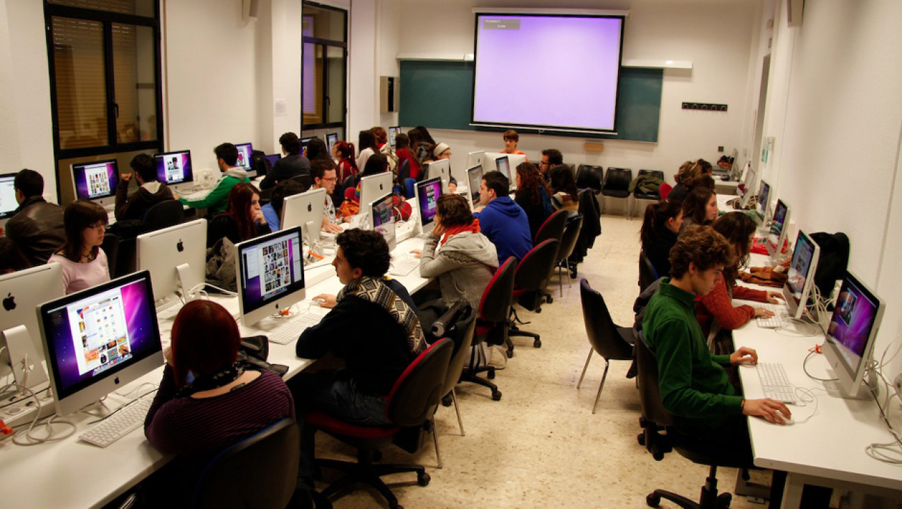 imagen Analizan el aprendizaje virtual en la Facultad de Ciencias Aplicadas a la Industria