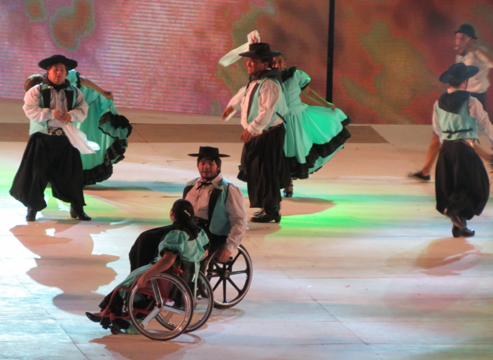imagen Por primera vez, el acto central tuvo bailarines en sillas de ruedas