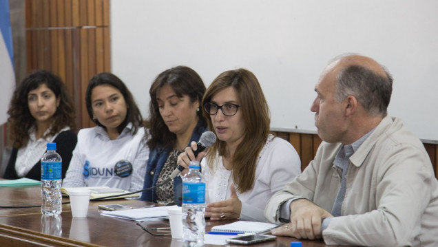 imagen Fotogalería: debate en la UNCUYO por mayor presupuesto para Ciencia y Educación