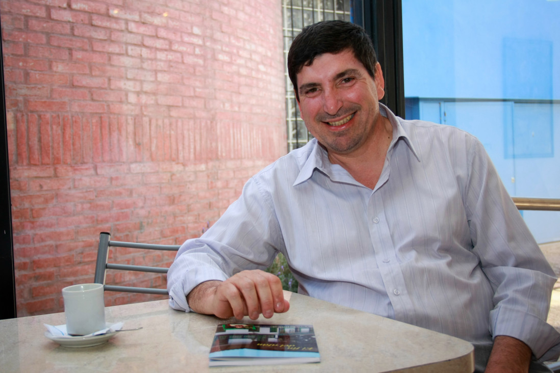 imagen Carlos "Flecha" García presenta su primer libro