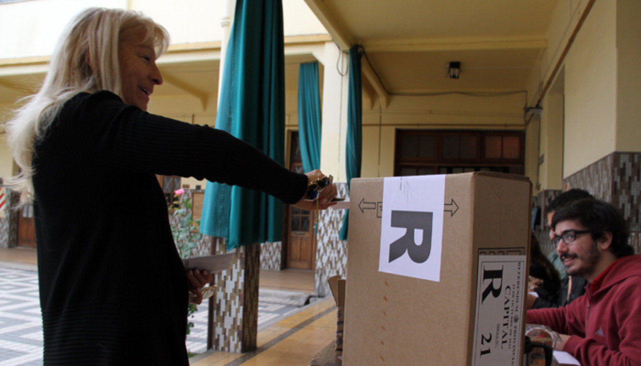 imagen Arrancó en todo el país el esperado domingo electoral