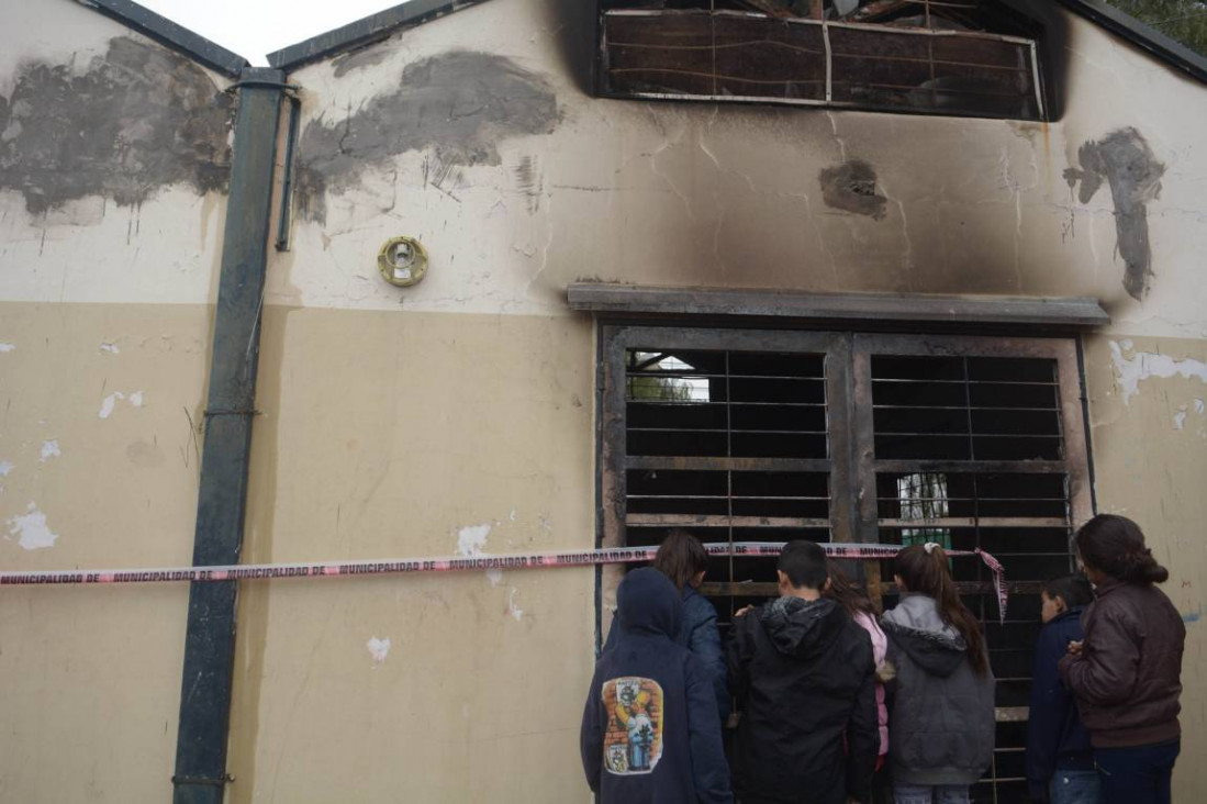 imagen Robaron e incendiaron el Jardín Arco Iris del Campo Pappa