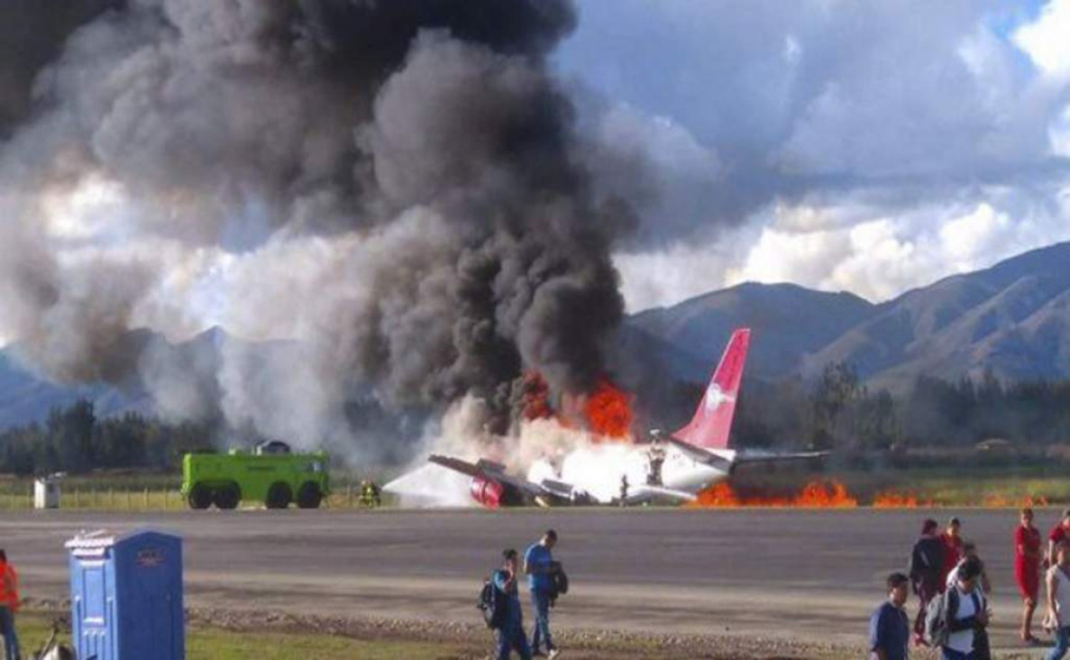 imagen Un avión se incendió en Perú y no hay víctimas