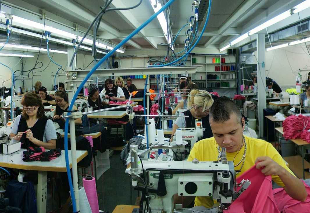 imagen La industria textil dice que el 50 % del valor de la ropa corresponde a impuestos