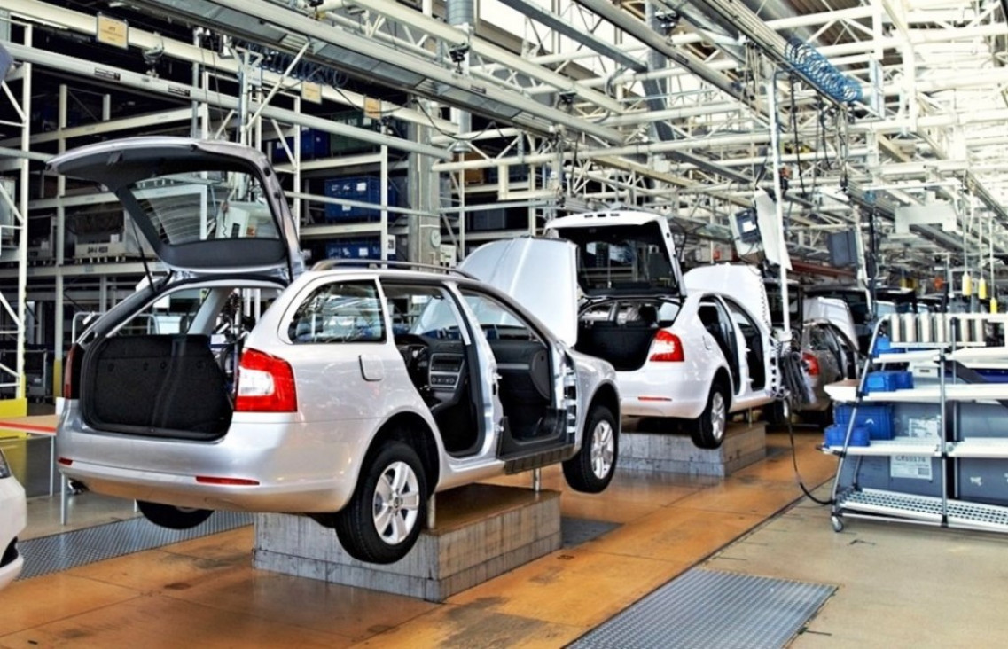 imagen La industria se hundió el 8,1% en junio