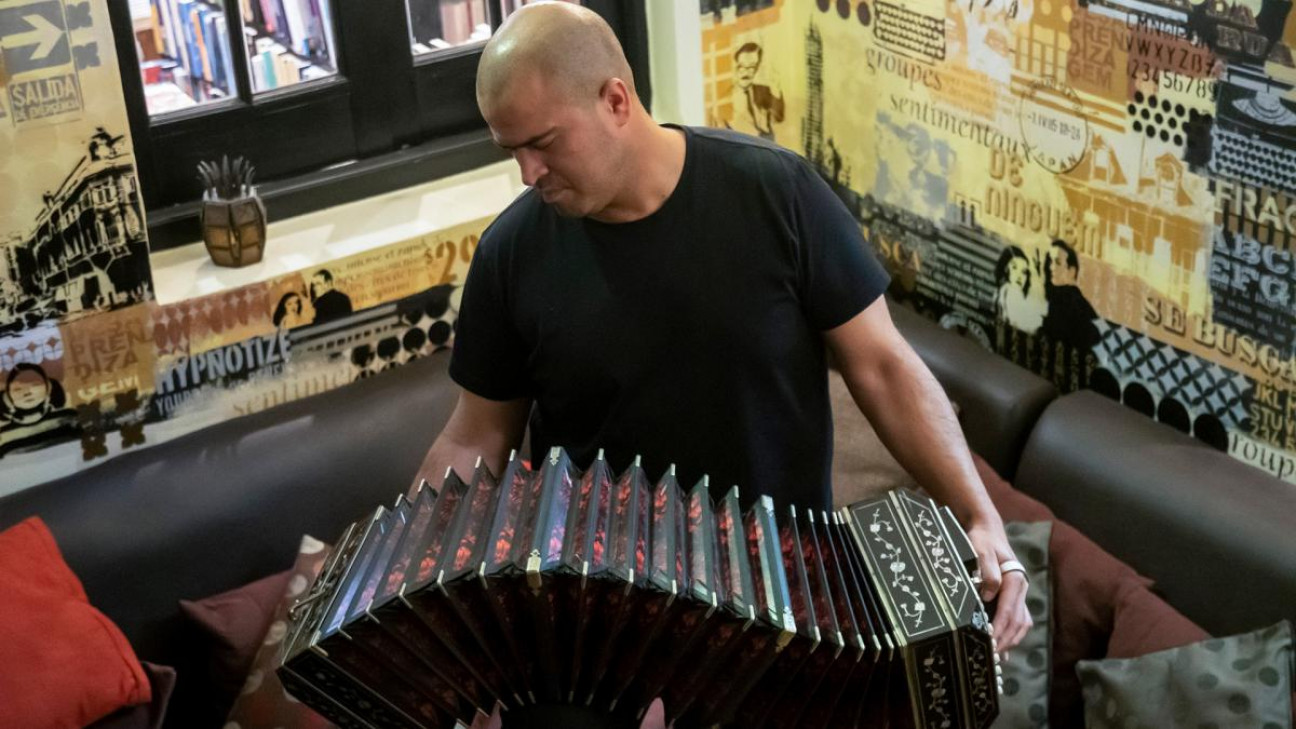 imagen El bandoneonista Juan Pablo Jofré, nominado a los Grammy en rubro clásico