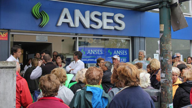 imagen Suben 15 % las jubilaciones y la asignación por hijo