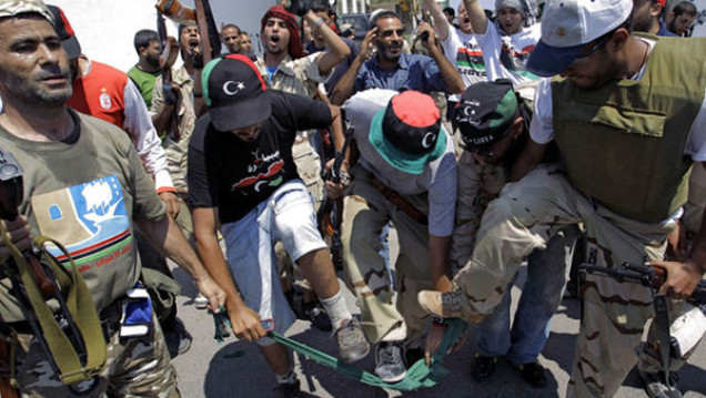 imagen Rebeldes controlan gran parte de Trípoli y se recrudecen los combates