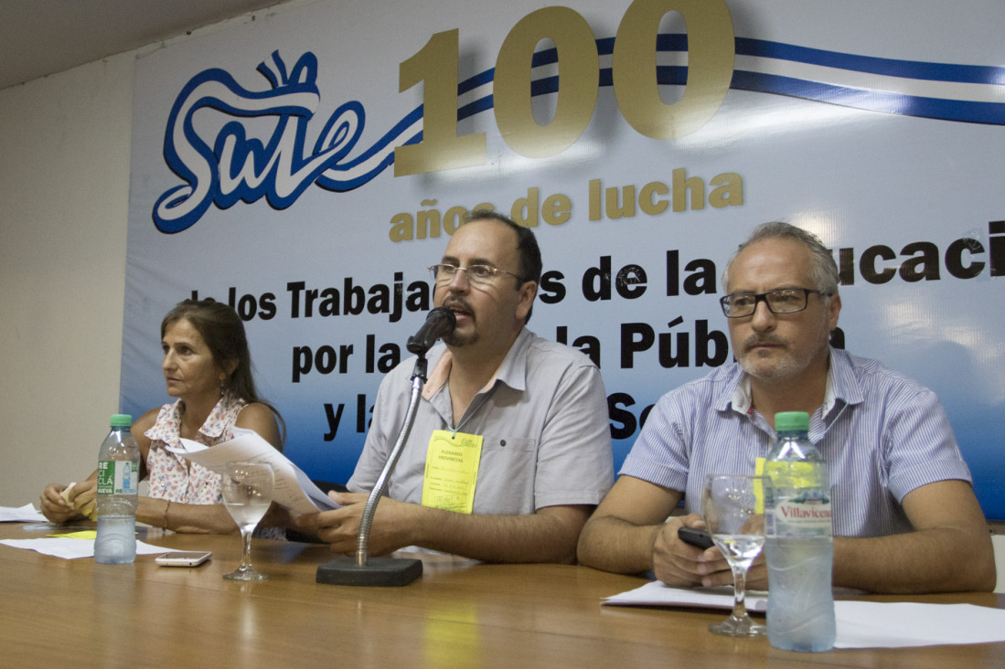 imagen Acusan al Gobierno de deslegitimar a los docentes