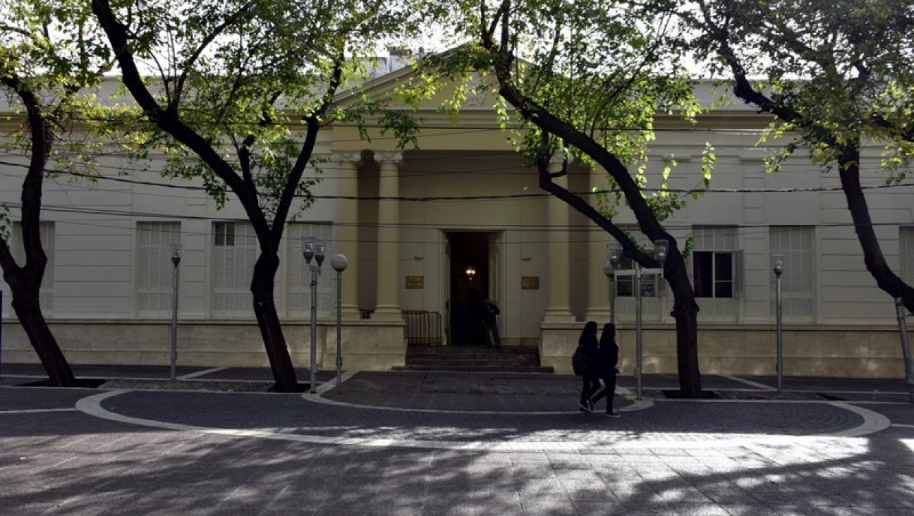 imagen Renunciaron por los golpes y les traban una ley que los ayudaría