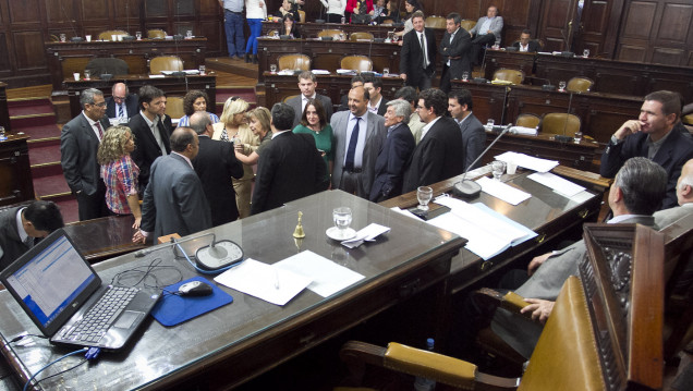 imagen Curioso: sólo la UCR avala la ley de Pérez