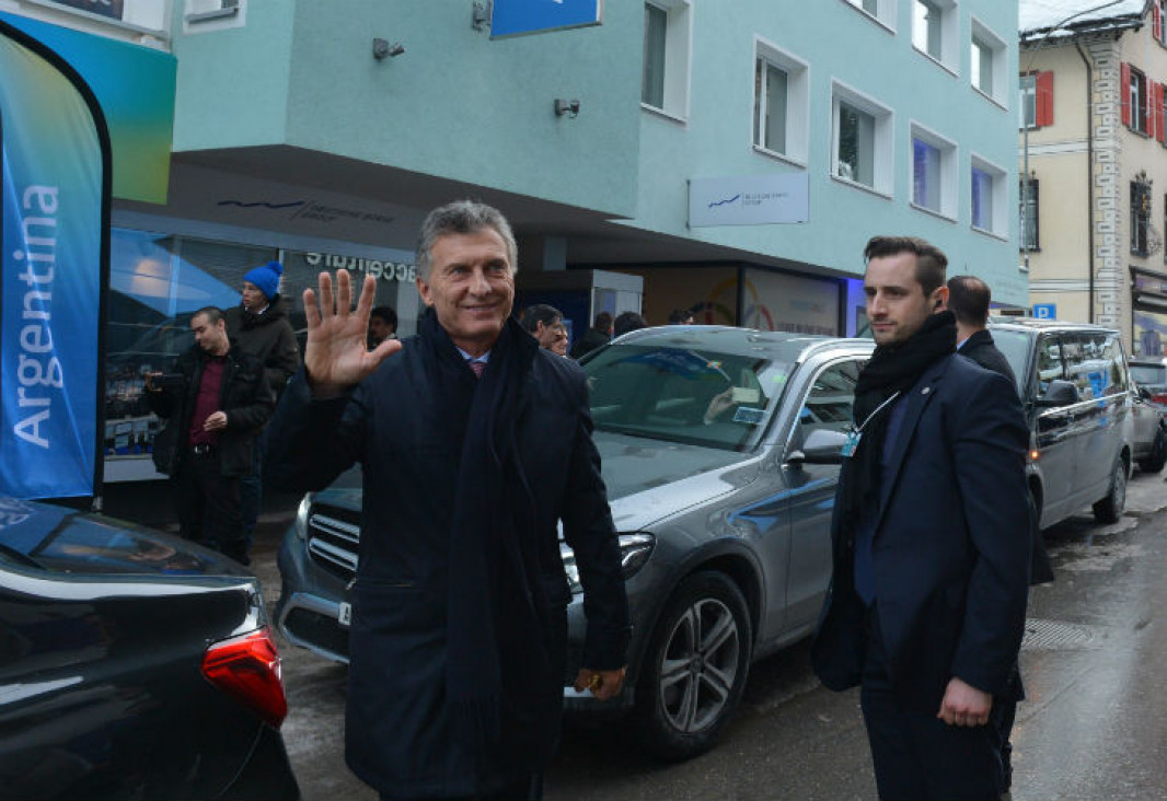 imagen Macri se despidió de Davos y llegó a París