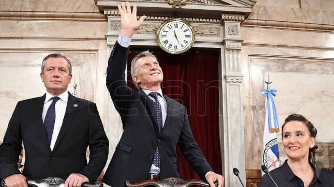 imagen Macri: "Argentina se está poniendo de pie"