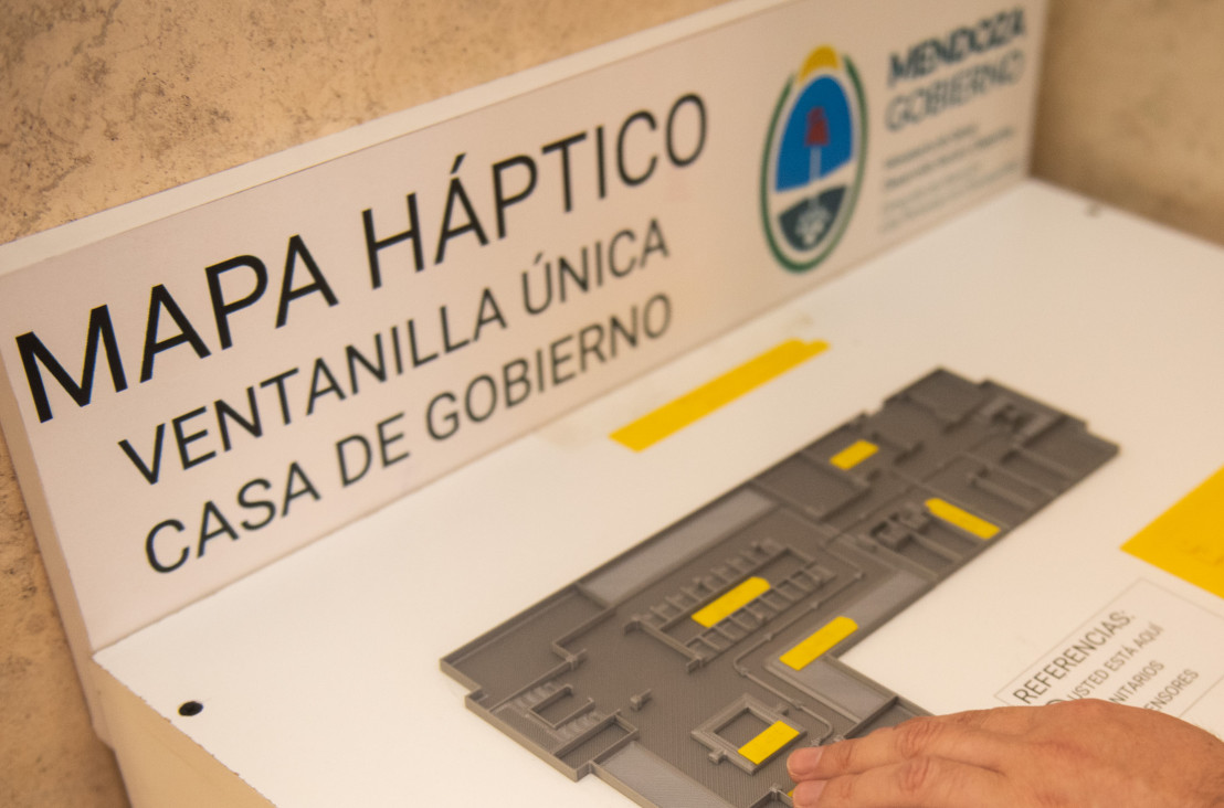 imagen Instalaron mapas hápticos para personas con discapacidad visual en tres grandes edificios públicos