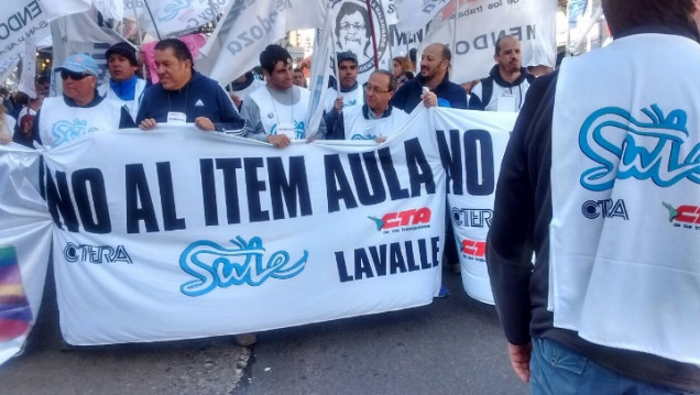 imagen Fotos: El no al ítem aula llegó a la Marcha Federal