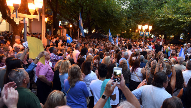 imagen Dos marchas y un paro