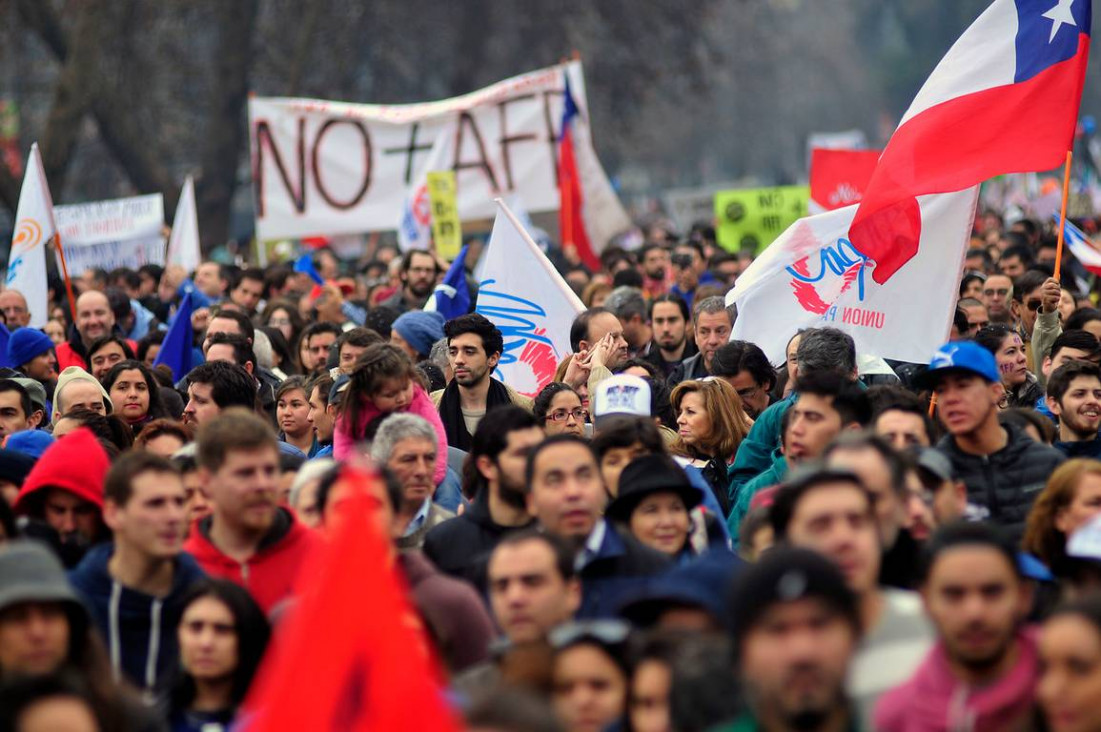 imagen Manifestaciones contra el sistema de pensiones en Chile