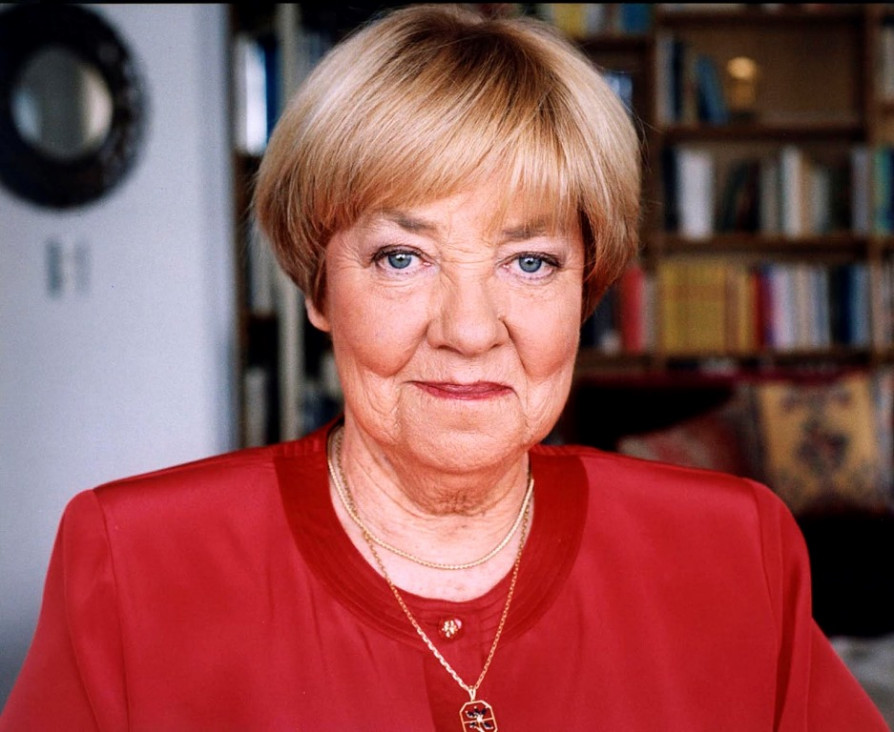 imagen María Elena Walsh, hace siete años, se convertía en inmortal