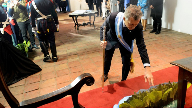 imagen Macri pidió ayuda a dirigentes para superar la "tormenta"