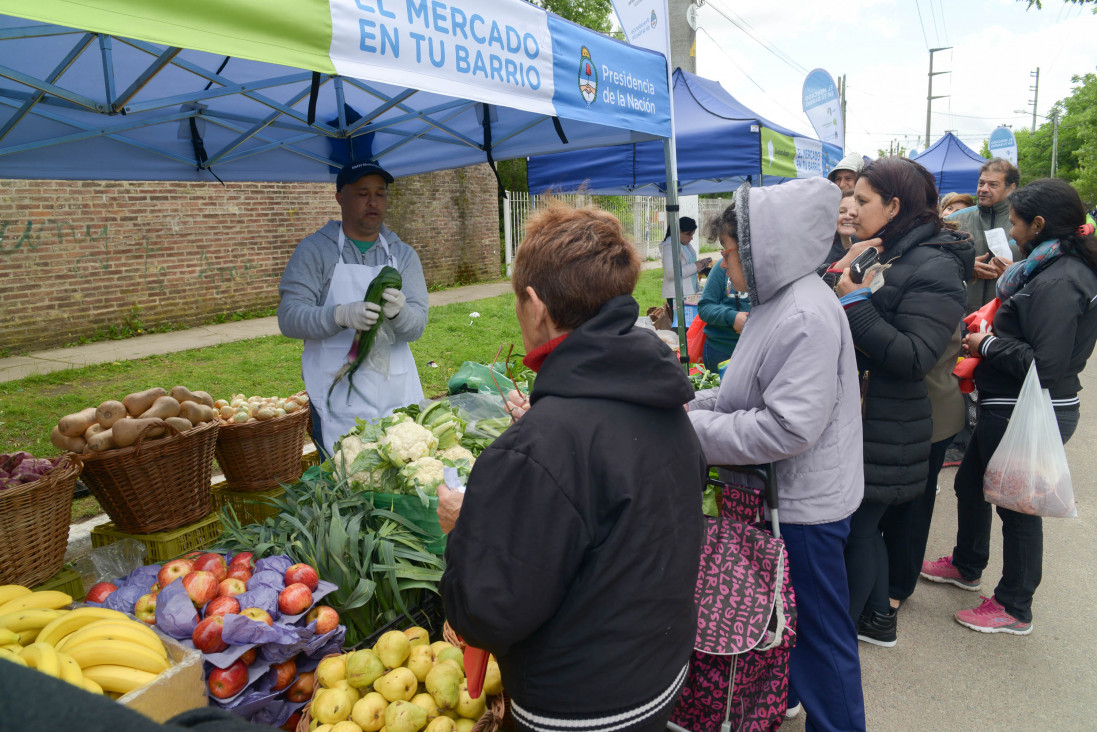 imagen El Mercado en tu Barrio estará hoy en Las Heras y en Rivadavia