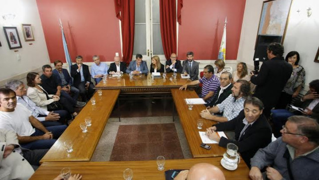 imagen Mesa de diálogo: ni se hablaron