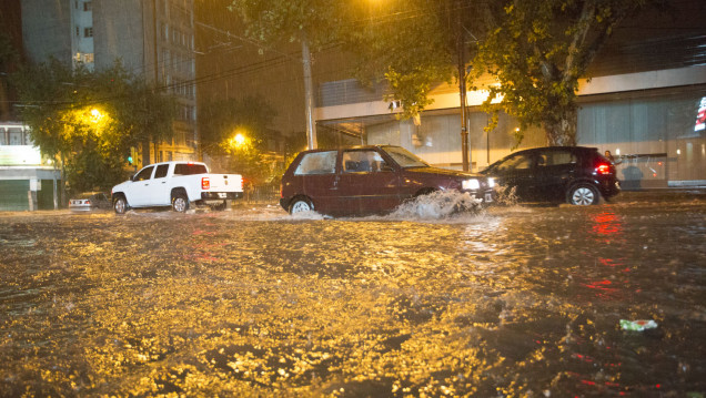 imagen La lluvia no dejaba salir a los artistas del Frank Romero Day