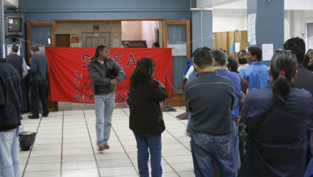 imagen Los estatales analizan propuesta salarial