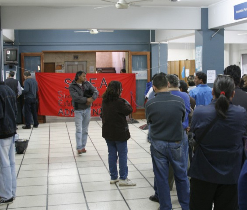 imagen Los estatales analizan propuesta salarial