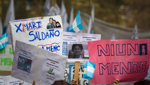 imagen La rebelión en las calles y la marcha interna