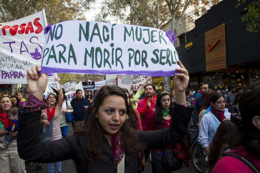 imagen La rebelión en las calles y la marcha interna