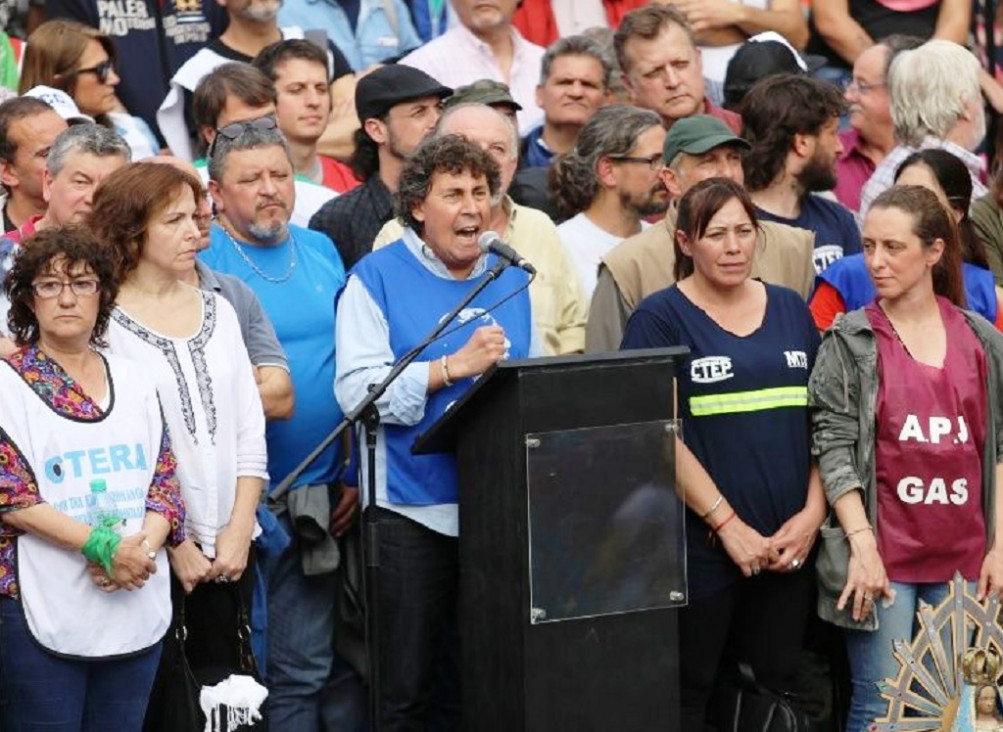 imagen "O se cae este modelo económico o se cae este Gobierno" 