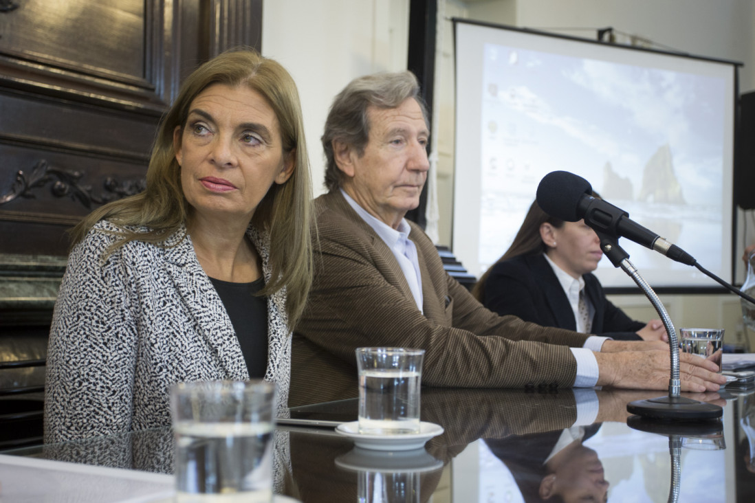 imagen Montero mostró el embrión de la ley de ética pública