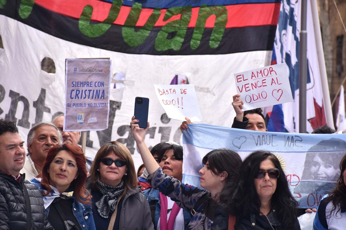 imagen Atentado a Cristina Fernández: repudio generalizado con manifestaciones en todo el país