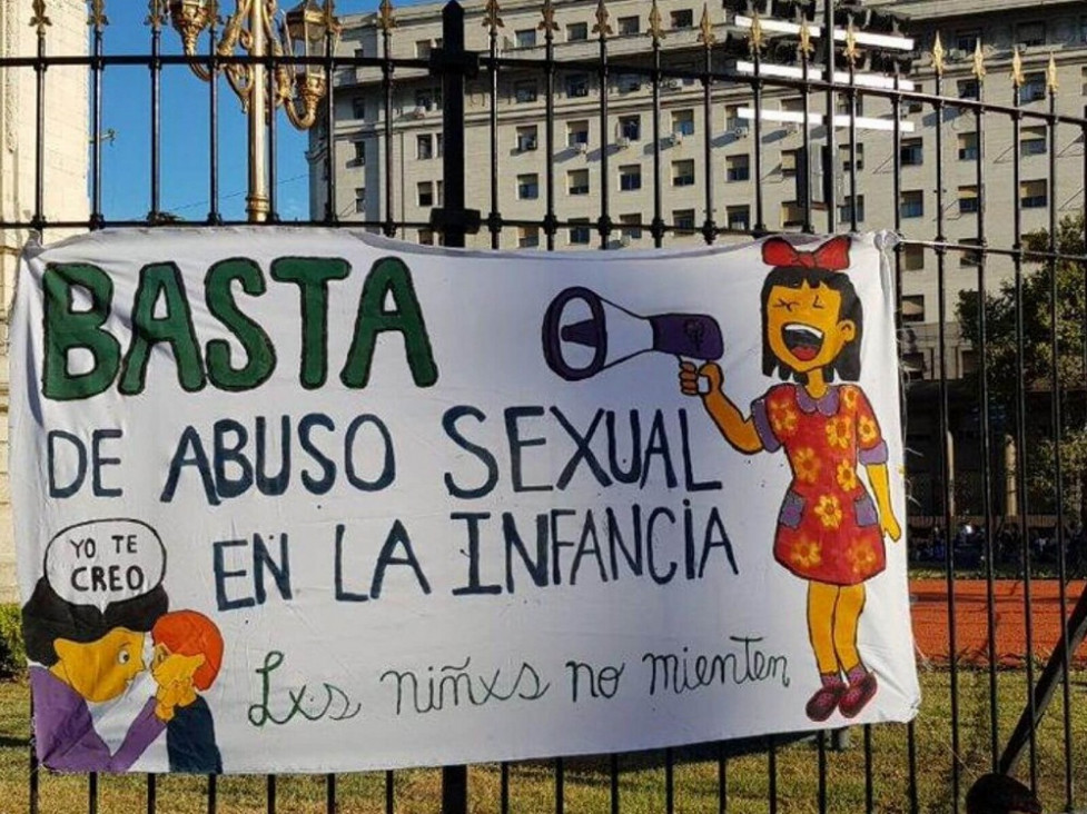 imagen La Corte debe resolver si una niña regresa a Francia con su padre, acusado de violencia de género