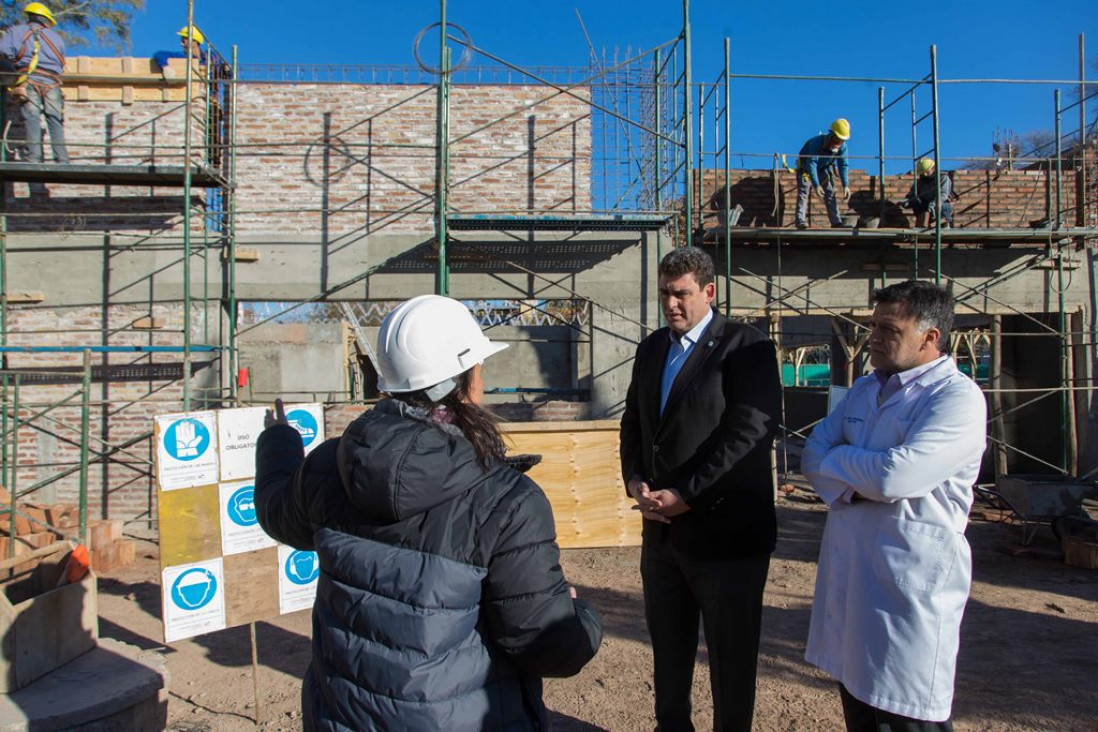 imagen Aseguran que la obra pública mendocina no sufrirá recortes