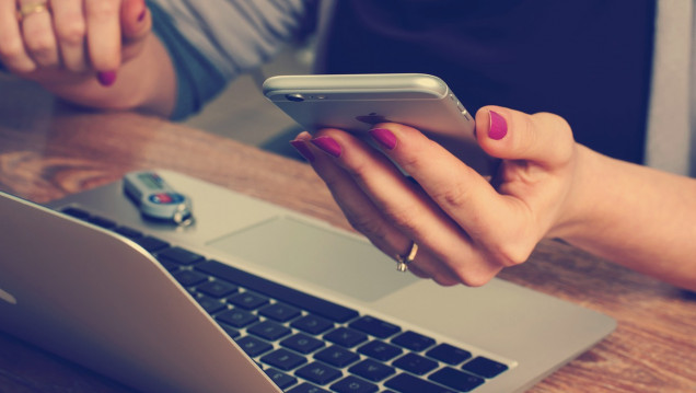 imagen Autorizaron un aumento escalonado de 29,6% en los servicios de telefonía, internet y TV