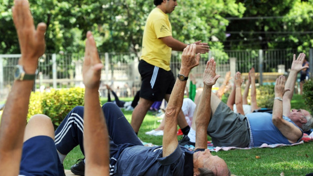 imagen Alimentación saludable, deportes y vitamina D para prevenir fracturas a cualquier edad