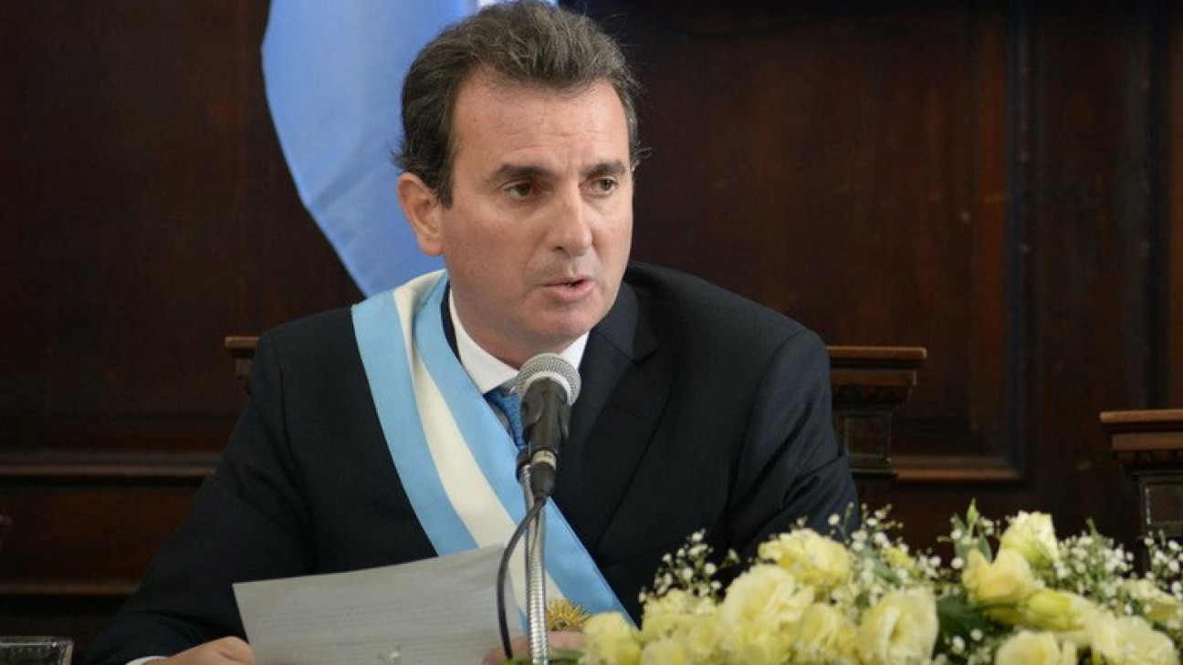imagen El gobernador en medio del desierto