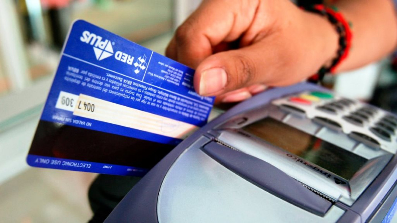 imagen Suben el pago mínimo con tarjetas