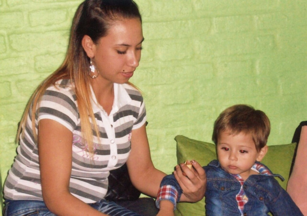 imagen Desesperada búsqueda de madre e hijo