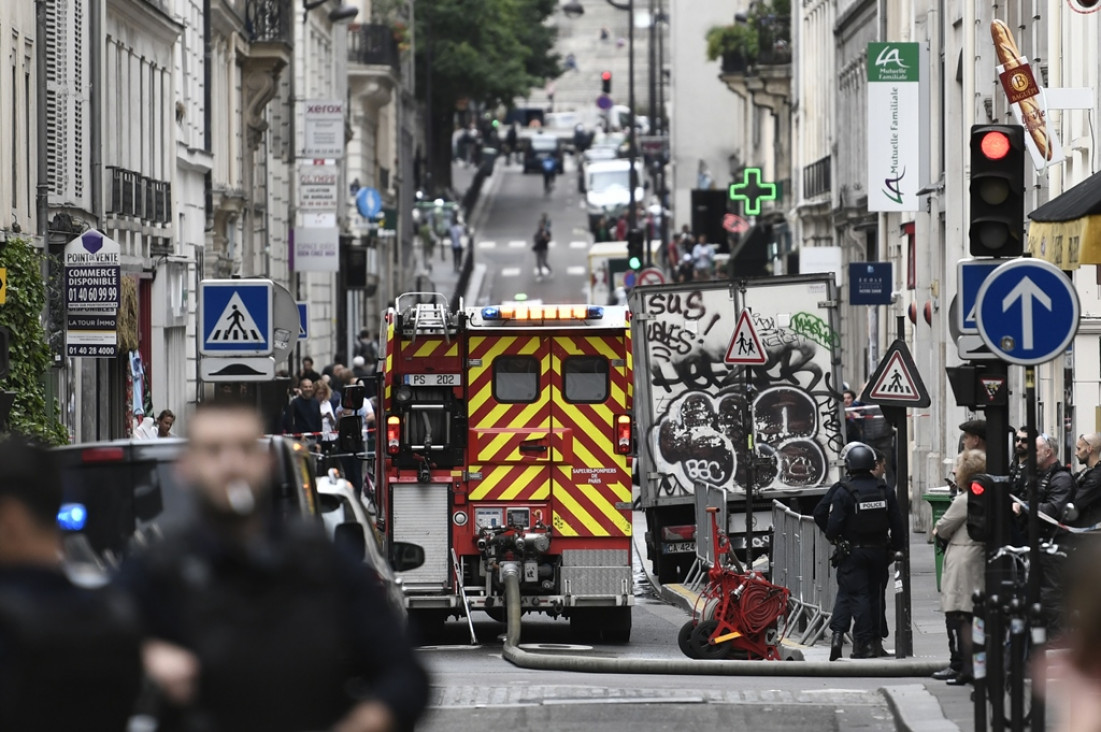 imagen Un hombre armado toma al menos dos rehenes en el norte de París