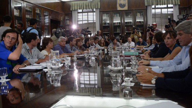 imagen Ordenan abrir la paritaria docente nacional