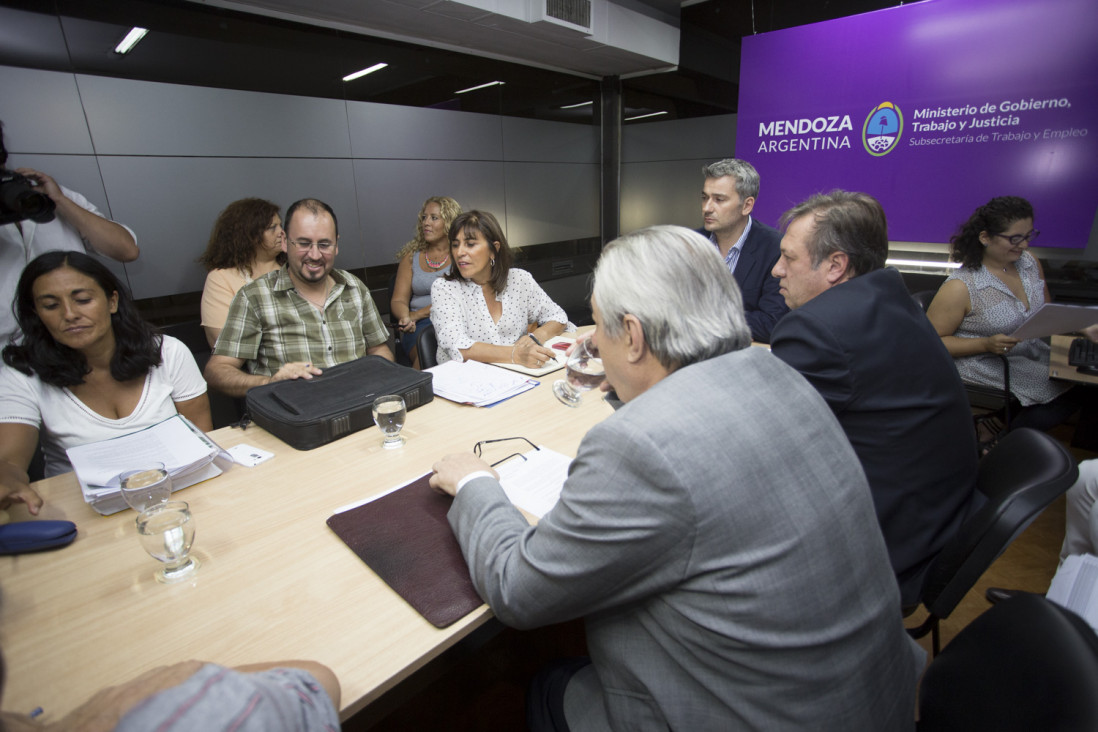 imagen Cornejo ablandó el ítem "aula" y el SUTE endureció su postura