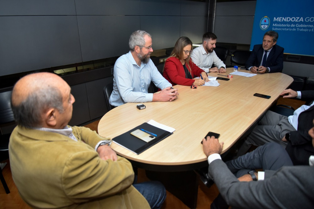 imagen Paritarias 2023: ya son 15 los sectores que aceptaron la propuesta salarial del Gobierno provincial