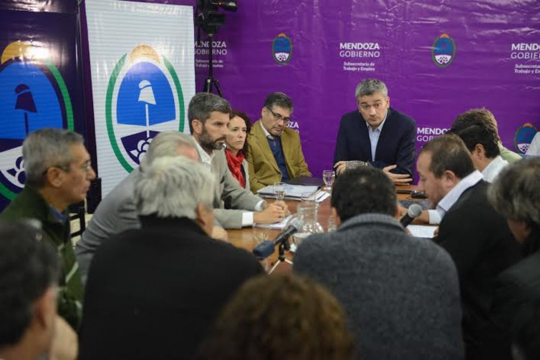 imagen Paritarias: el Gobierno ofreció un bono de 5000 pesos y un 14% para 2018