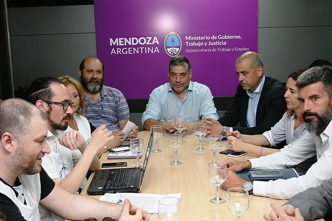 imagen Con las cartas sobre la mesa, se define la paritaria docente