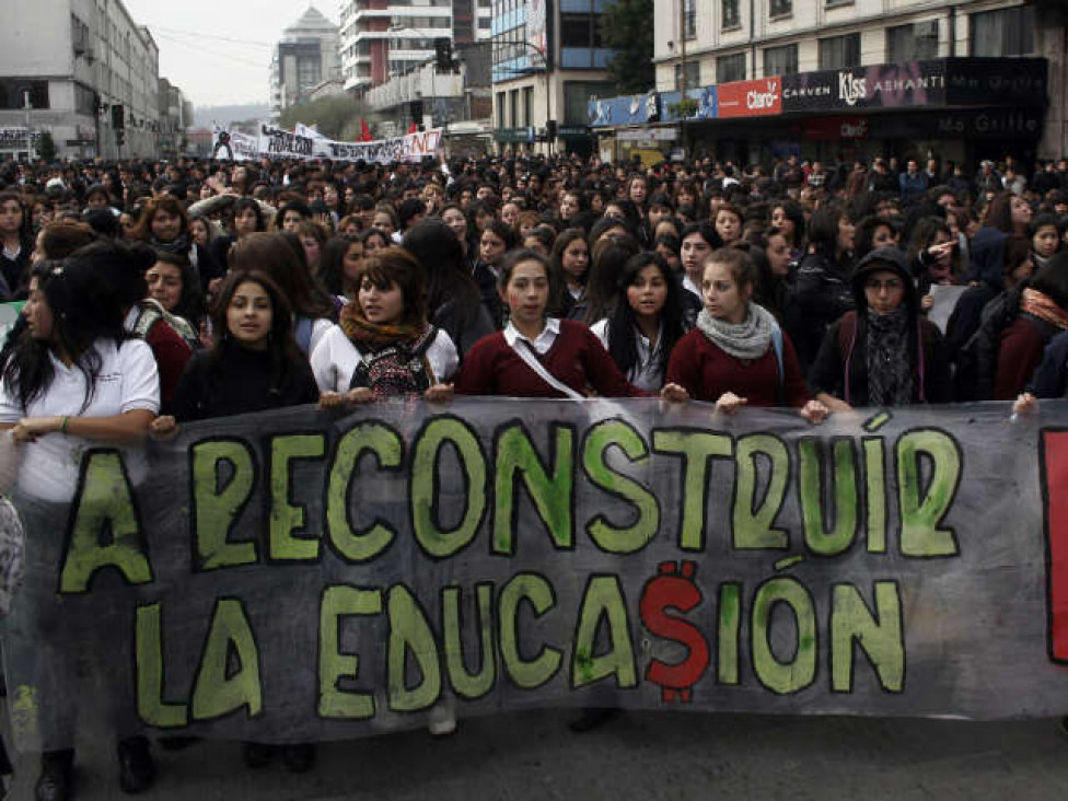 imagen Conmoción en Chile por la mayor protesta social desde que cayó Pinochet