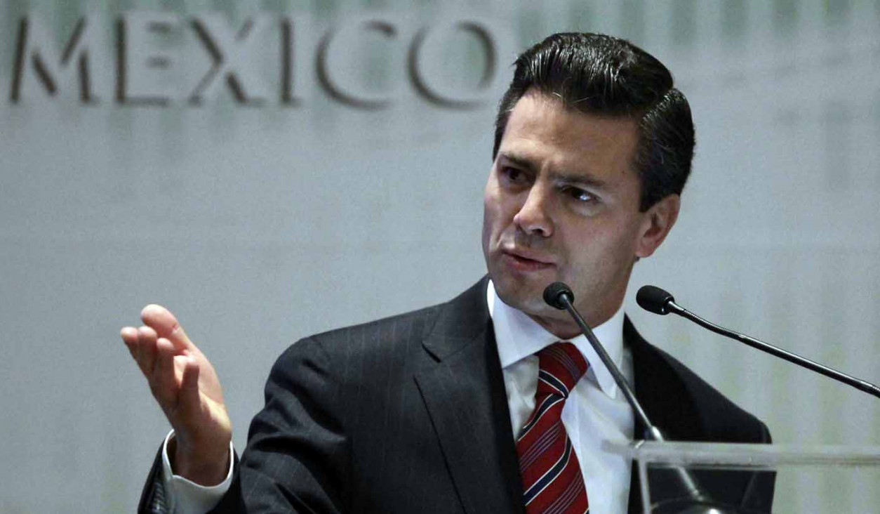 imagen Peña Nieto rechaza calificar de crimen de Estado la desaparición de los 43 estudiantes