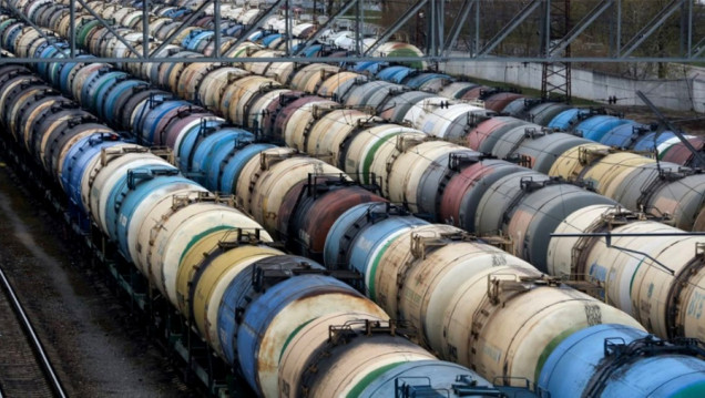 imagen Convenio entre el Gobierno y sindicatos para potenciar el petróleo en Mendoza