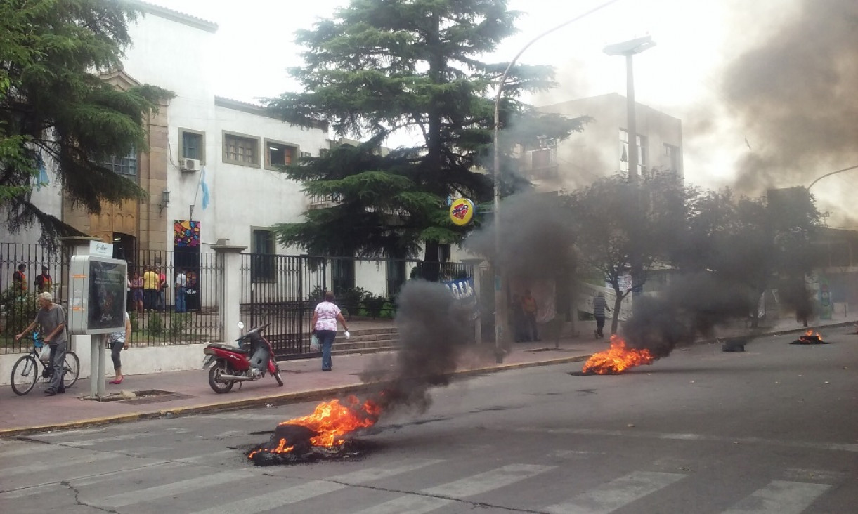 imagen Piquete en Las Heras: 220 cesanteados vuelven a trabajar